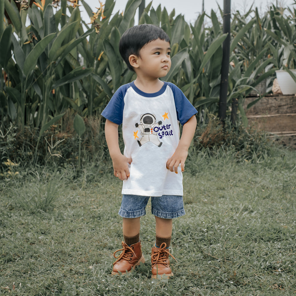 Kaos Raglan Graphic