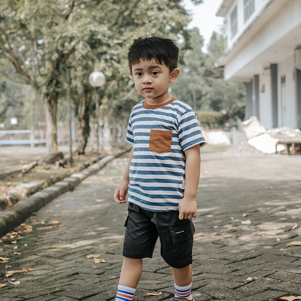 Kaos Stripe Saku