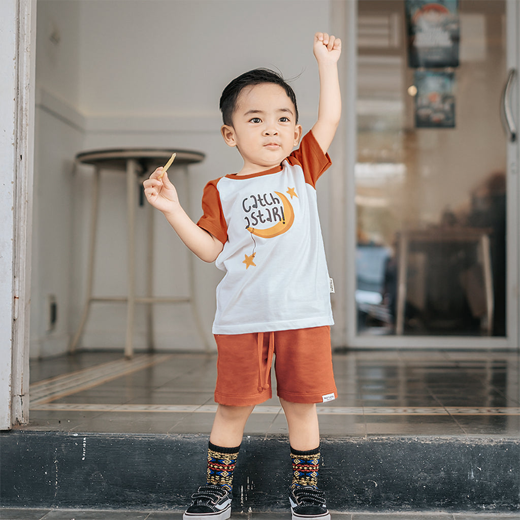 Kaos Raglan Graphic